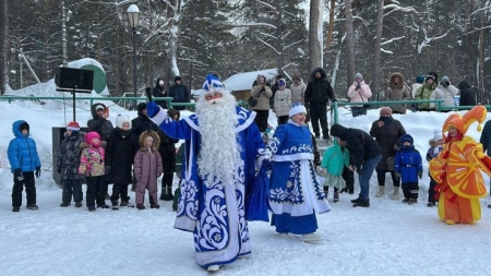 Новогодний праздник для детей сотрудников новосибирской полиции состоялся в Новосибирске